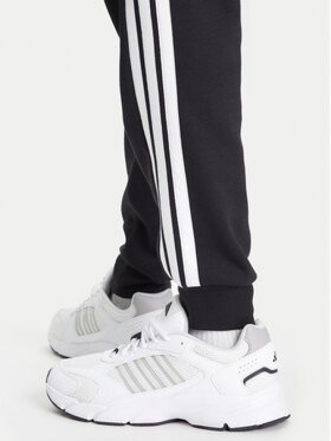 adidas Spodnie dresowe Essentials 3-Stripes JD1861 Czarny Regular Fit