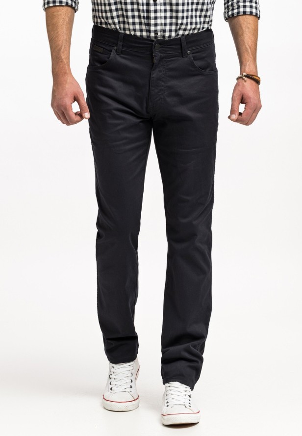 WRANGLER TEXAS SLIM MĘSKIE SPODNIE MATERIAŁOWE DARK NAVY W12SEAXAE 112330702