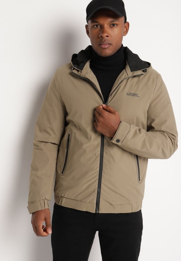 Ciemnobeżowa Jednorzędowa Kurtka z Odpinanym Kapturem i Napami przy Rękawach Elondraea