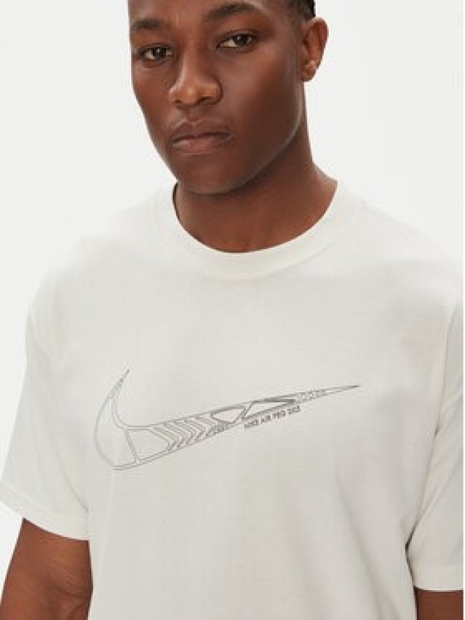 Nike T-Shirt HJ0746 Écru Regular Fit