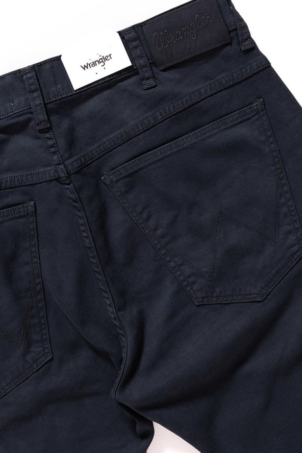 WRANGLER SPODNIE MĘSKIE LARSTON NAVY WASHED W18SHD49I 112127499