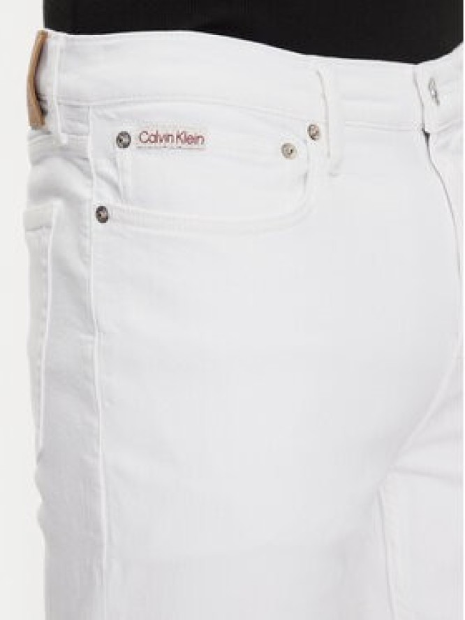 Calvin Klein Jeans Szorty jeansowe J30J327536 Biały Slim Fit