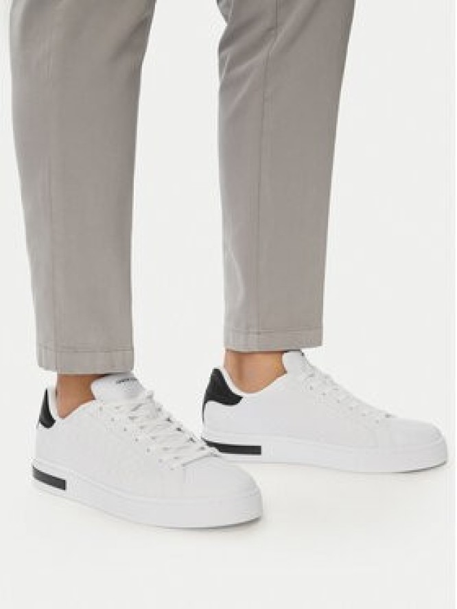 Armani Exchange Sneakersy XM000140 AF11916 M0028 Biały