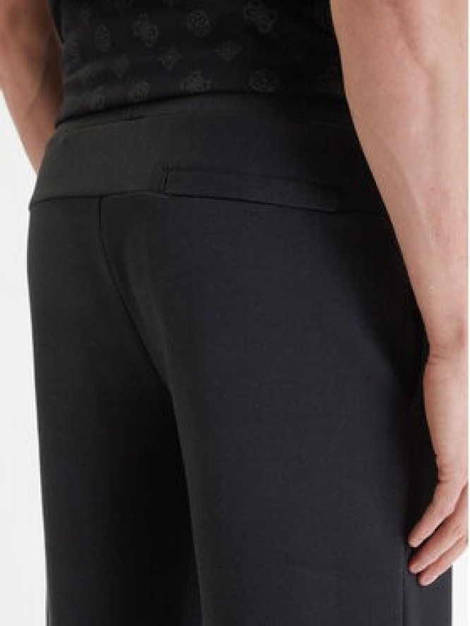 Guess Szorty sportowe Z6GD02 K2845 Czarny Regular Fit