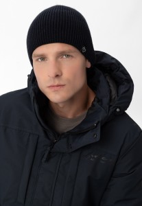 Klasyczna czapka zimowa H-REVERS