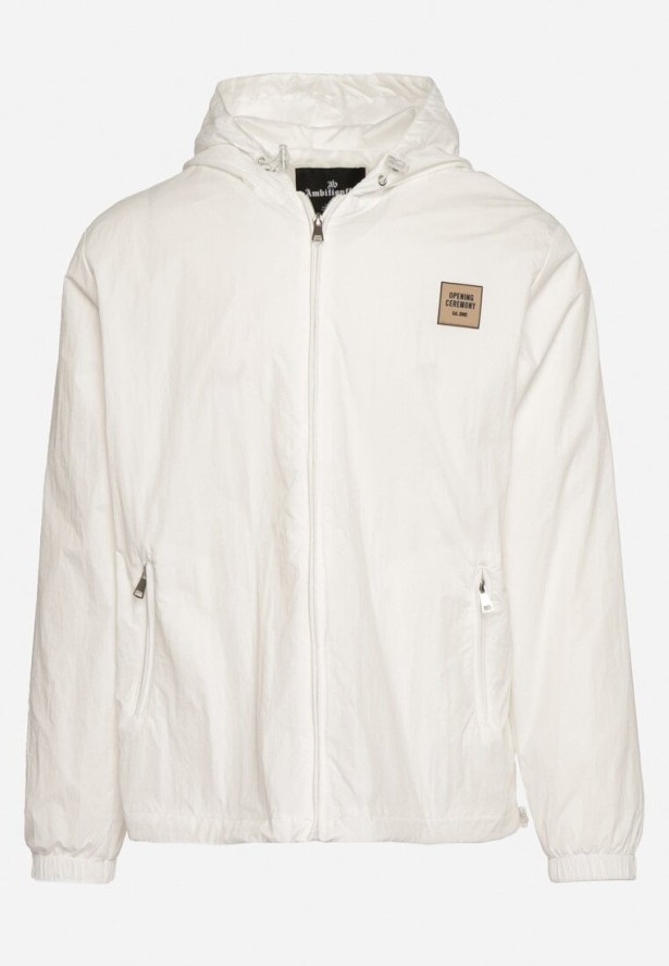 Biała Kurtka Wiatrówka z Naszywką i Kapturem Favema