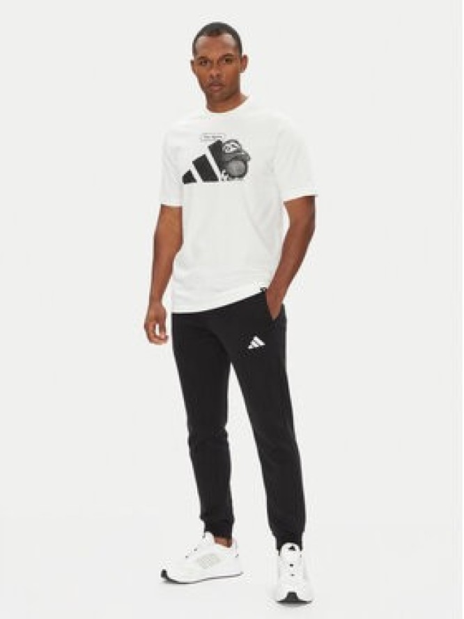 adidas T-Shirt Yay Sports Graphic JL9256 Biały Regular Fit