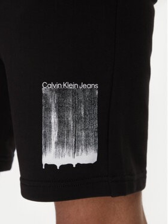 Calvin Klein Jeans Szorty sportowe Brush Stroke J30J327528 Czarny Regular Fit