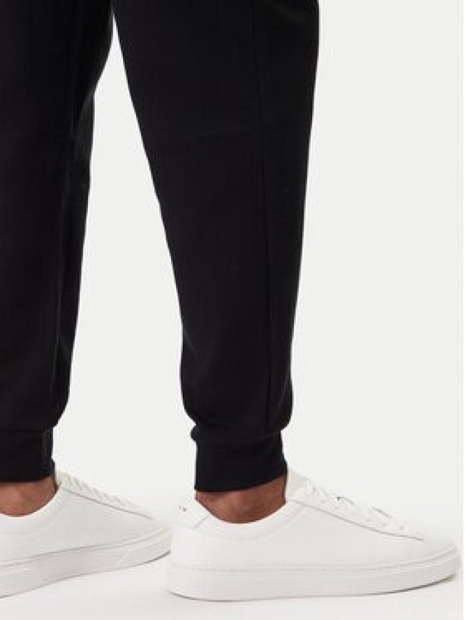 BOSS Spodnie dresowe Waffle 50535878 Czarny Regular Fit