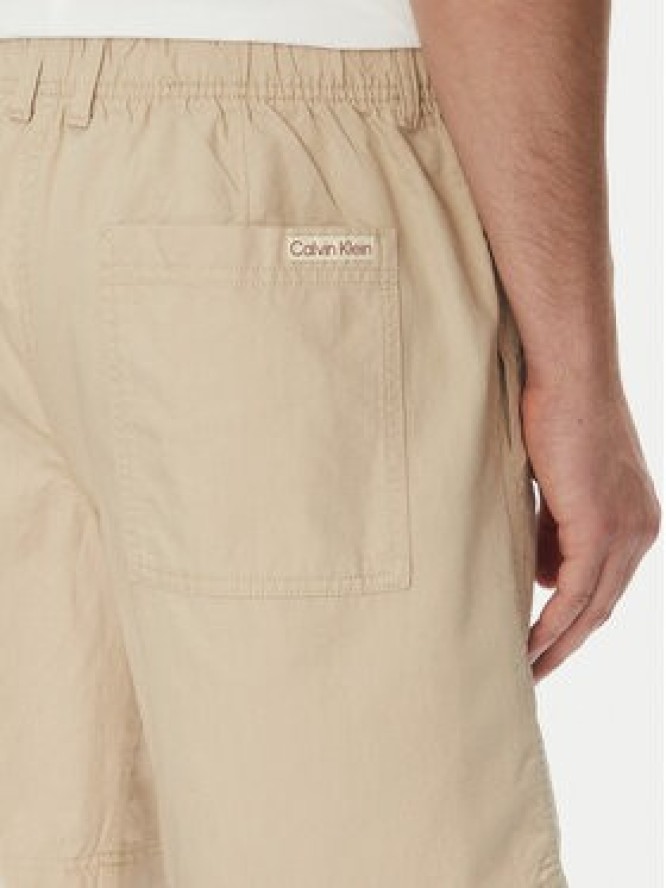 Calvin Klein Jeans Szorty materiałowe J30J327300 Beżowy Regular Fit