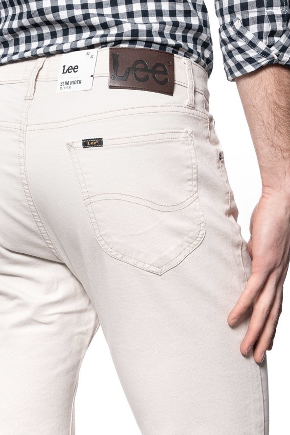 LEE RIDER MĘSKIE SPODNIE JEANSOWE WHITE SAND L701LB15 112117560