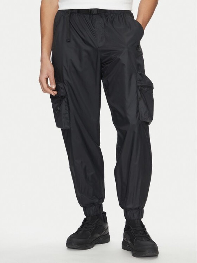 Nike Spodnie dresowe FB7911 010 Czarny Regular Fit