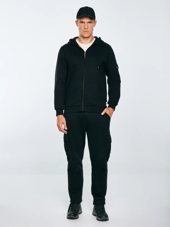 Spodnie męskie dresowe z kieszeniami cargo czarne Jagmurp 906