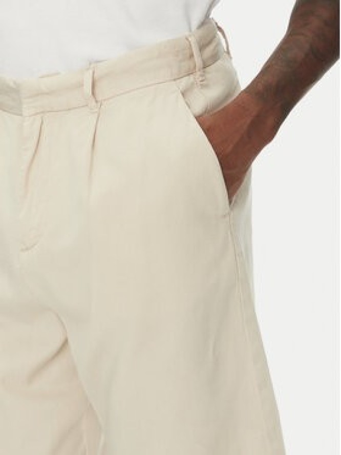 Lindbergh Szorty materiałowe 30-505054 Beżowy Wide Fit