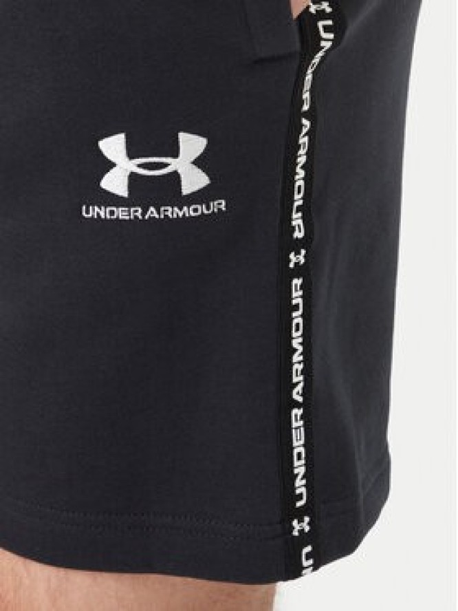 Under Armour Szorty sportowe UA Icon Fleece Taping 1390299 Czarny Regular Fit