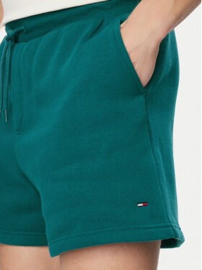 Tommy Jeans Szorty sportowe DM0DM21931 Zielony ciemny Regular Fit
