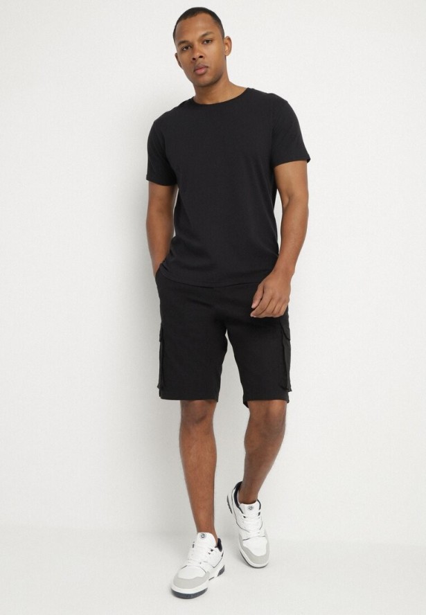 Czarne Bawełniane Szorty Cargo z Bocznymi Kieszeniami Vikiitae