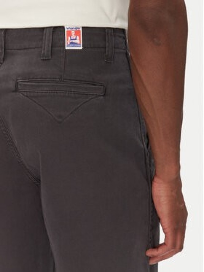 Wrangler Szorty materiałowe 112362922 Szary Slim Fit