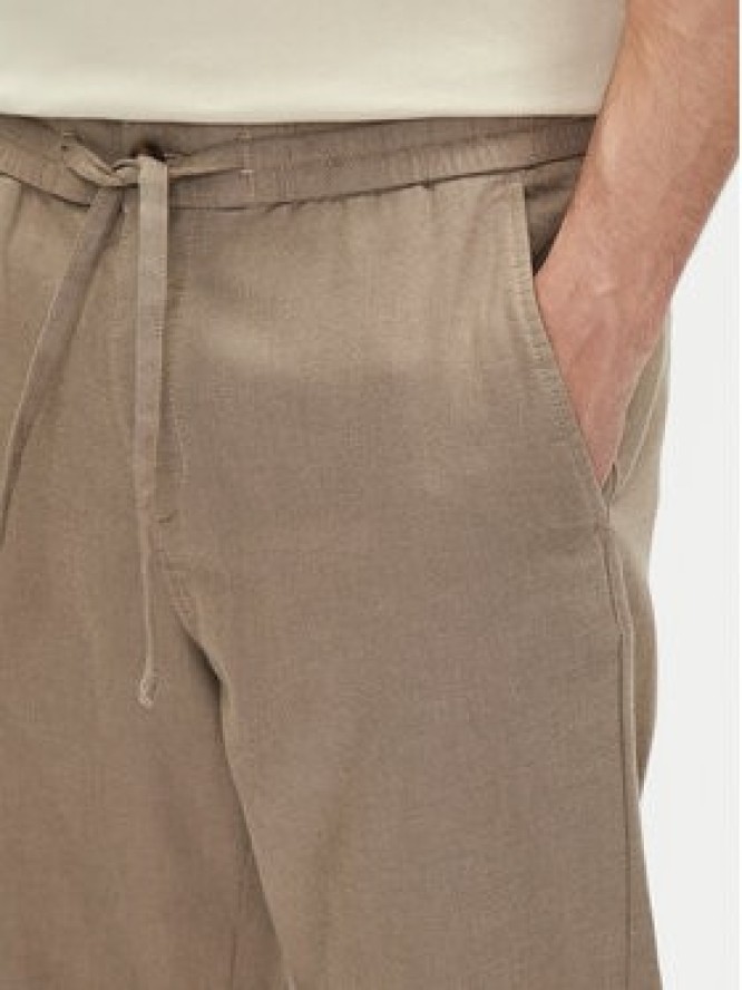 Mustang Spodnie materiałowe Milano 1016330 Szary Tapered Fit