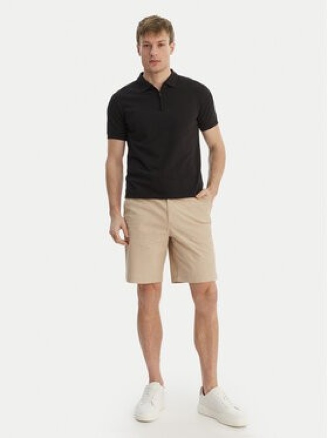 Calvin Klein Jeans Szorty materiałowe LV04RF617G Beżowy Regular Fit