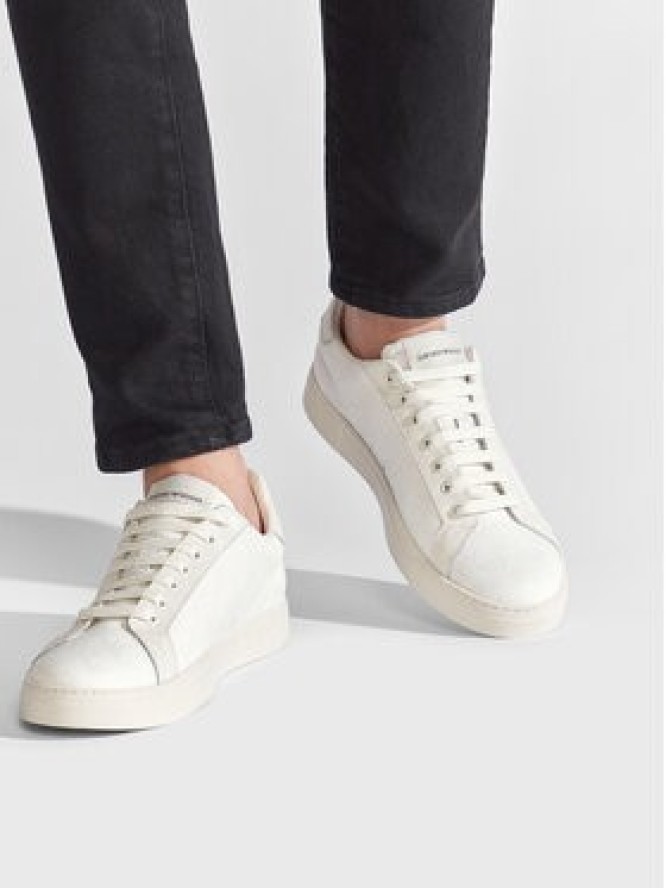 Emporio Armani Sneakersy X4X316 XM741 M801 Biały
