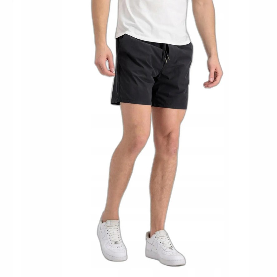 MĘSKIE SPODENKI SPORTOWE ALPHA NYLON JOGGER SHORT PRZED KOLANO CZARNE