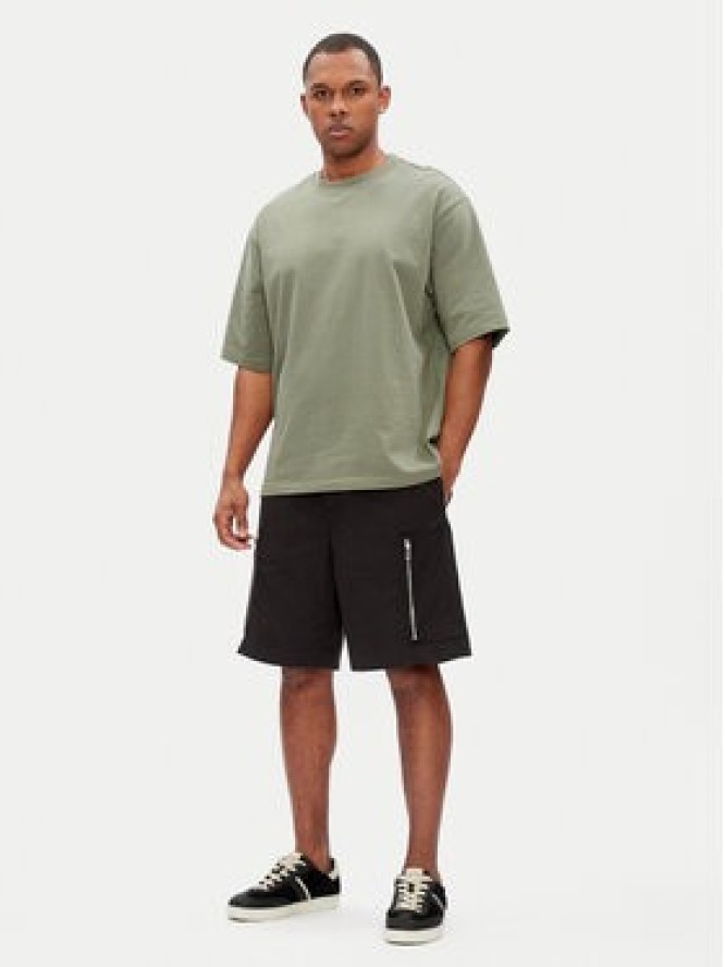 Michael Kors Szorty materiałowe CS5304THC2 Czarny Regular Fit