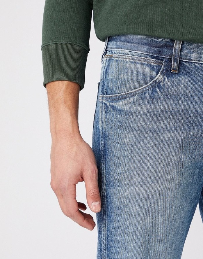 MĘSKIE SPODNIE JEANSOWE WRANGLER GREENSBORO STONE EROSION W15QSF667 112141198