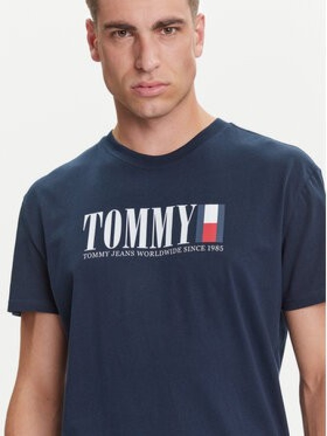 Tommy Jeans T-Shirt Dna Flag DM0DM21941 Granatowy Regular Fit