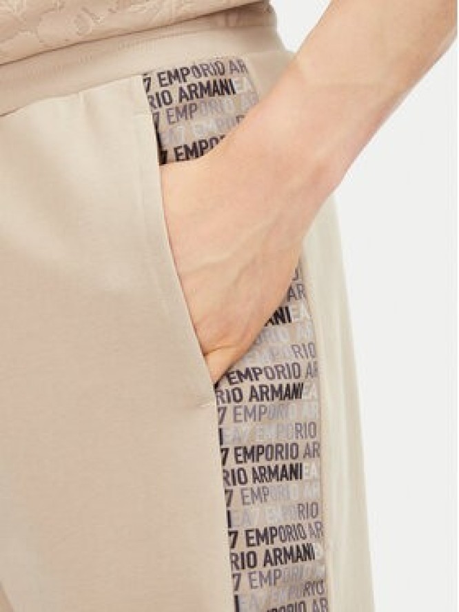 EA7 Emporio Armani Szorty sportowe 7M000217 AF12660 U6155 Beżowy Regular Fit