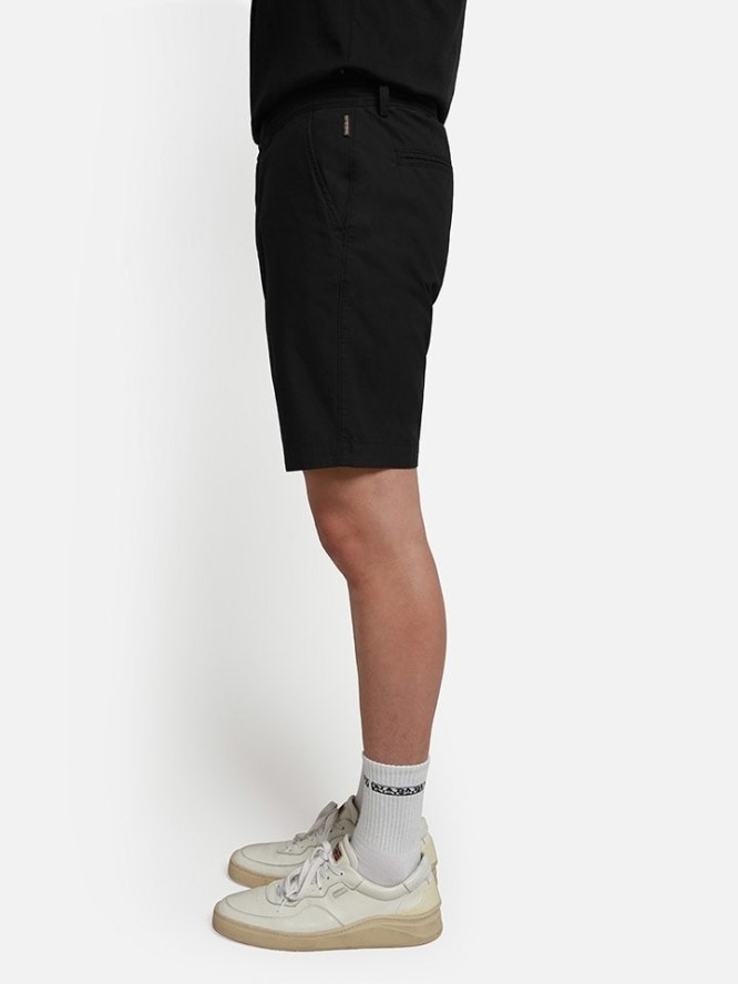 Napapijri Bermudy "Nakuru" w kolorze czarnym rozmiar: W29