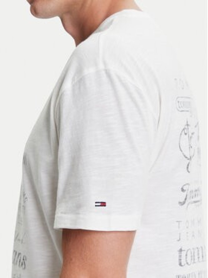 Tommy Jeans T-Shirt Archive Logos DM0DM21584 Biały Relaxed Fit