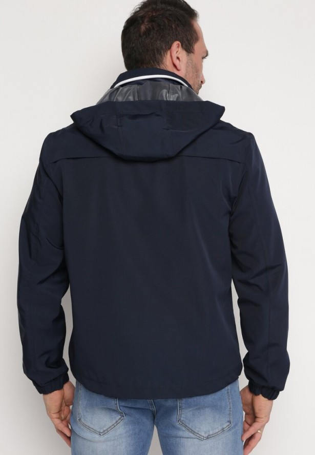 Granatowa Kurtka Wiatrówka z Kapturem Schowanym w Kołnierzu Fioratte