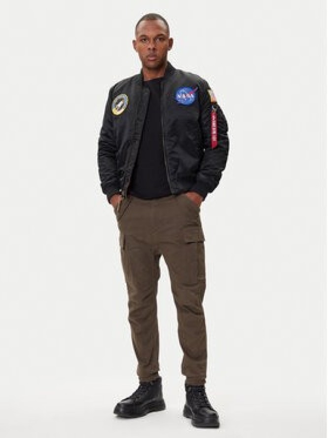 Alpha Industries Joggery Airman 188201 Zielony Tapered Fit
