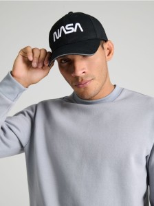 Czapka z daszkiem NASA - czarny