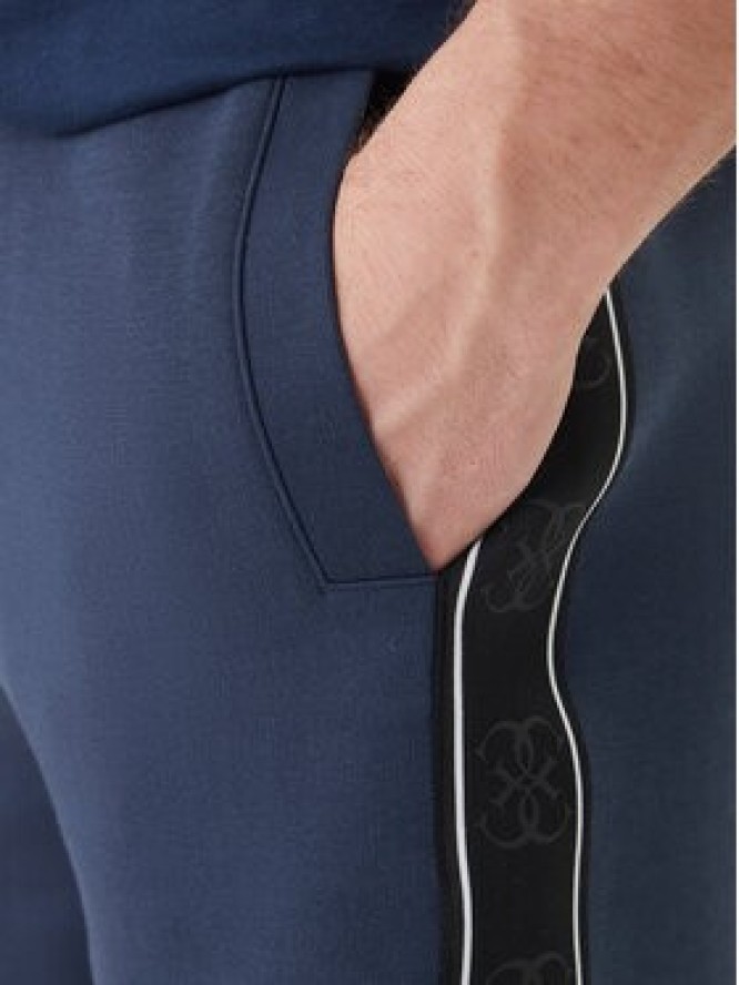 Guess Szorty sportowe Z4RD04 KB3P2 Granatowy Regular Fit