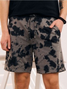 Szorty z motywem tie-dye - szary