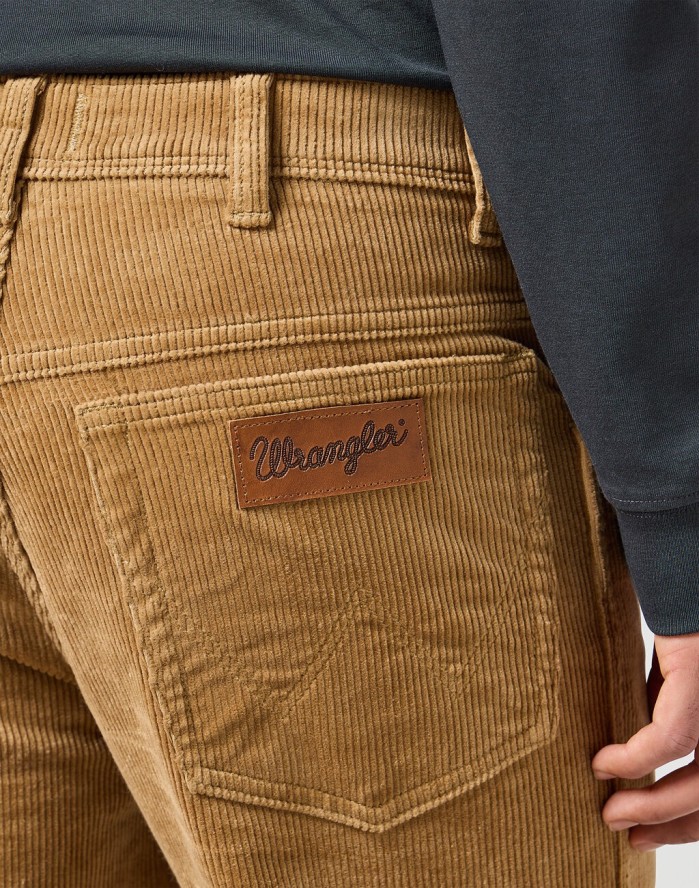 WRANGLER MĘSKIE SPODNIE JEANSOWE TEXAS TIGERS EYE 112356790 W121015733