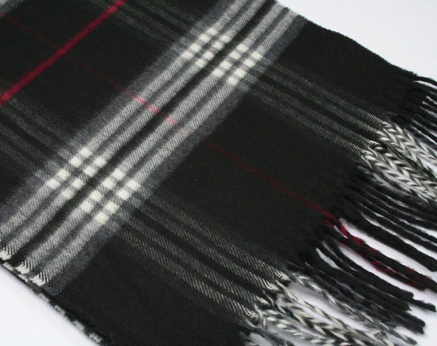 Szalik Czarno-Biały w Kratkę, Miękki, Delikatny, z Frędzlami, Miękki, Cashmink -V.Fraas