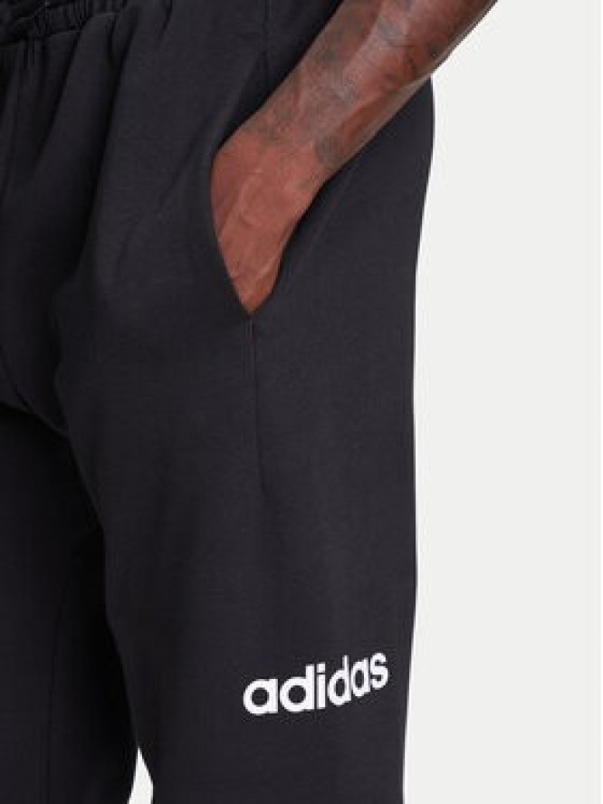 adidas Spodnie dresowe Essentials Linear Fleece JN1786 Czarny Regular Fit