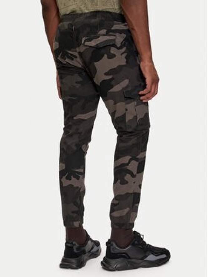 Brave Soul Joggery MTR-FINECAMOCRGR Zielony Slim Fit