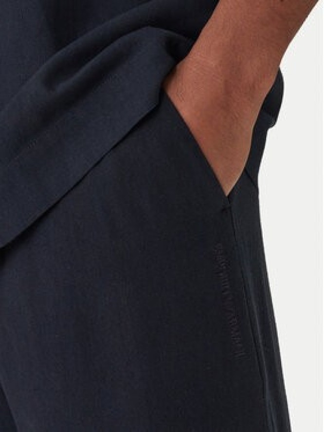 Emporio Armani Spodnie materiałowe EM000586 AF20590 UB102 Granatowy Regular Fit