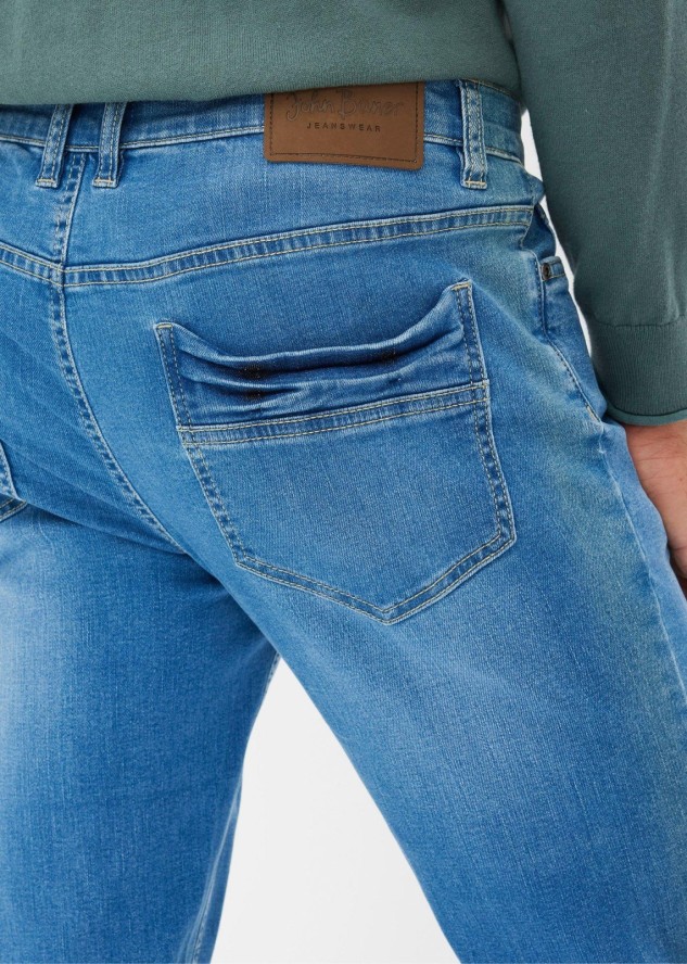 Dżinsy ze stretchem Regular Fit Tapered