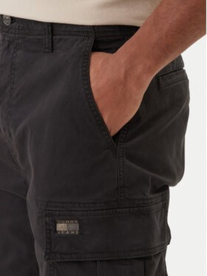 Tommy Jeans Szorty materiałowe Otis DM0DM22831 Czarny Regular Fit