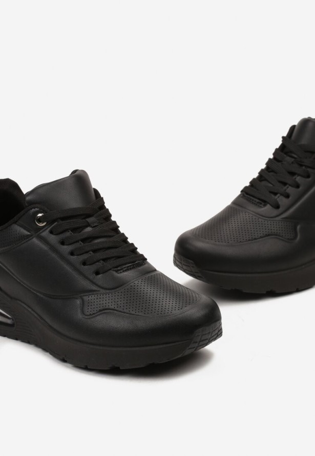 Czarne Buty Sportowe na Podeszwie z Amortyzującą Wstawką i Sznurowaniem Aewllin