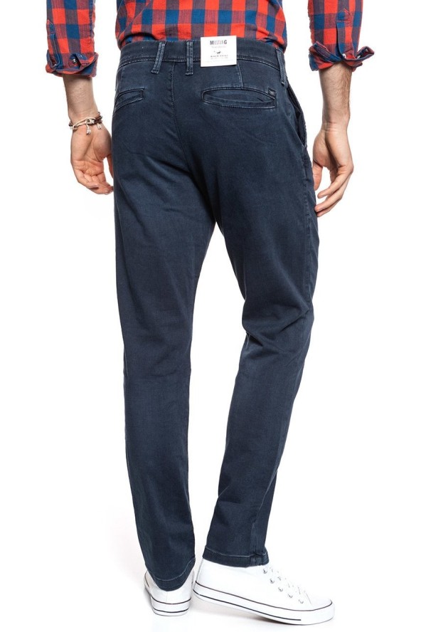 MUSTANG RealX Chino MĘSKIE SPODNIE MATERIAŁOWE ROZCIĄGLIWE DRES Dark Blue Denim 1008081 5000 883