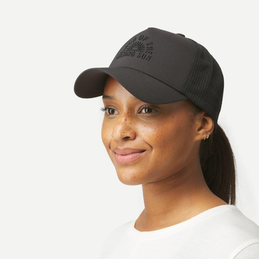 Czapka turystyczna z daszkiem Quechua Trucker 500