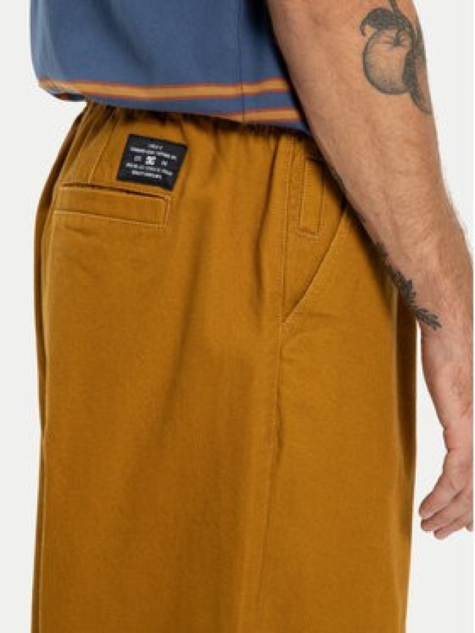 DC Shoes Spodnie materiałowe Framed EDYNP03169 Brązowy Relaxed Fit