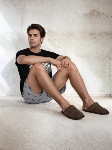 Kapcie z prążkowanym wykńczeniem - brązowy