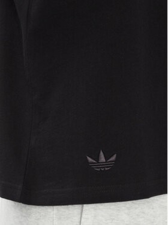 adidas T-Shirt Neuclassics HZ3700 Czarny Oversize